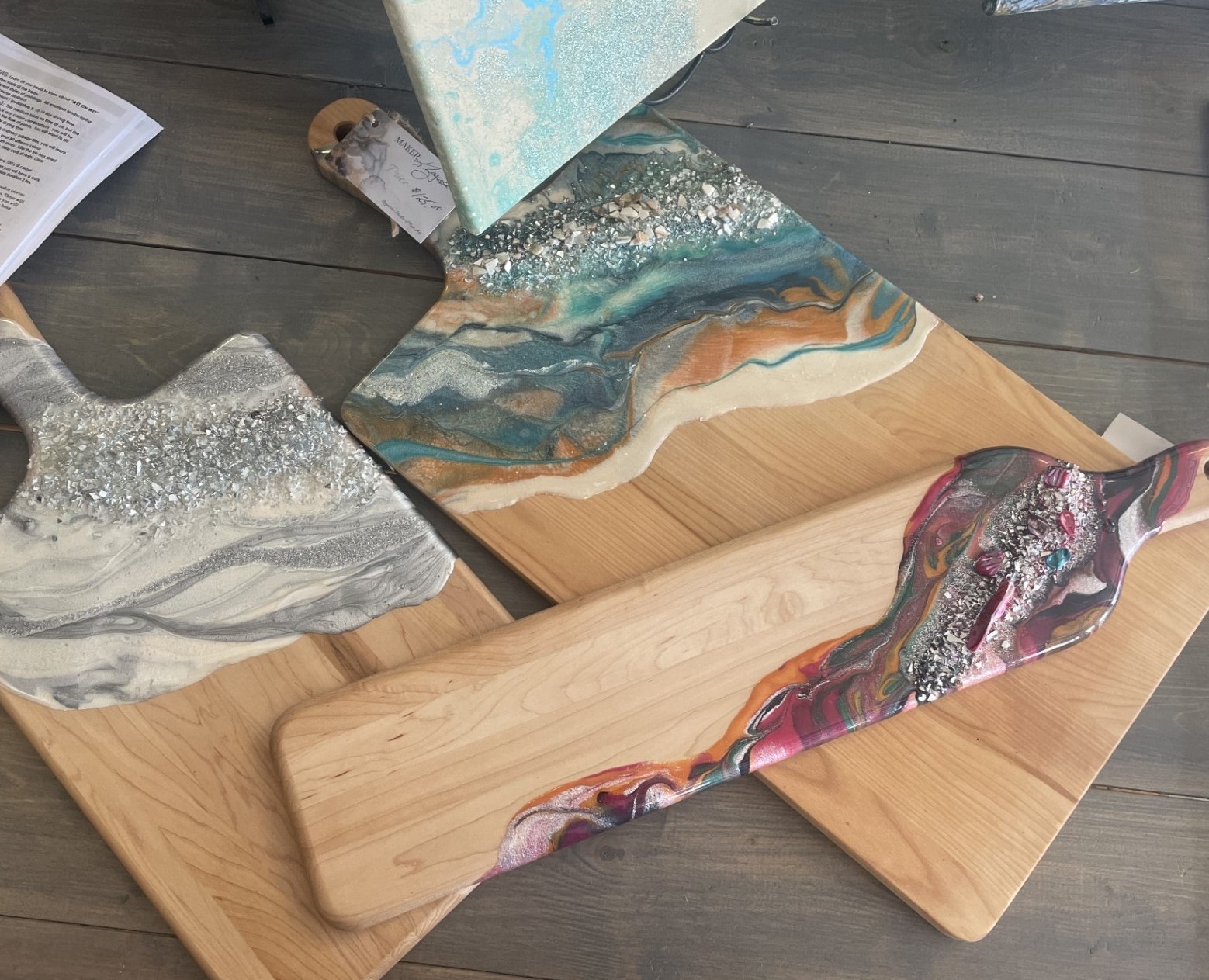 Resin charcuterie boards that you can make with kathleen during this workshop.